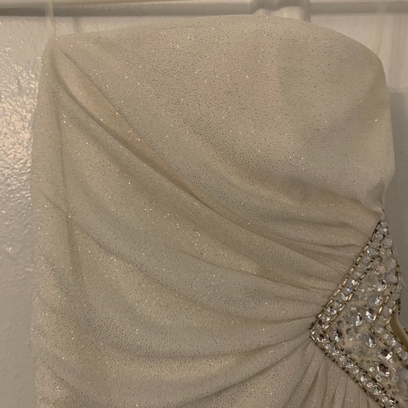 Elegant off White Dress - Picture 4 of 8